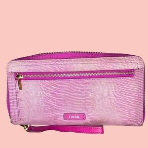Fossil Cow Leather Large Full Zip Wallet wristlet